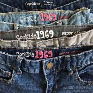 Lot of GAP skinny jeans